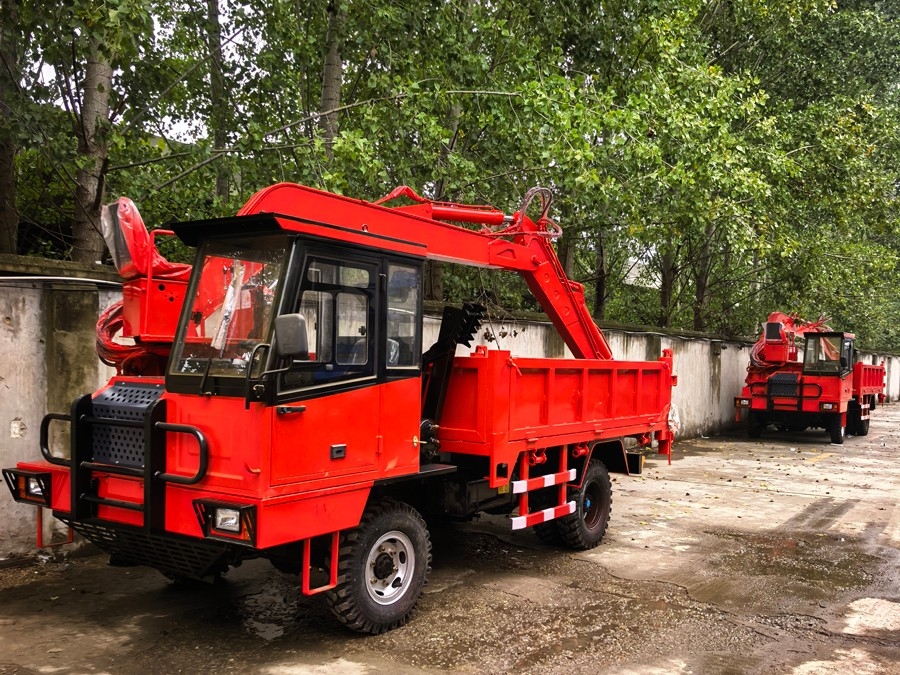 隨車挖運輸車